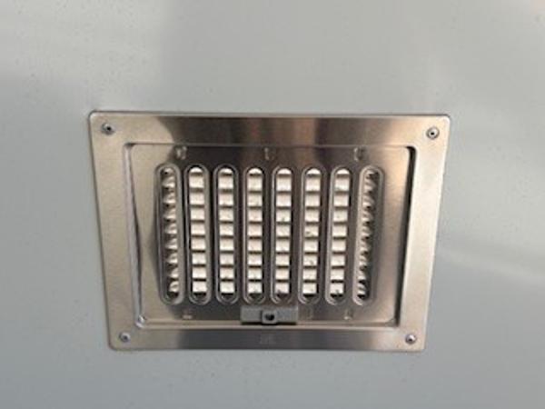 静岡県富士店/展示場の中古ユニットハウス・プレハブ・コンテナハウスCT-54J(7.78坪)の各設備の給気口