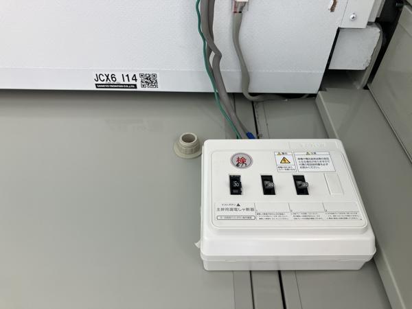 埼玉県川越店/展示場の中古ユニットハウス・プレハブ・コンテナハウスCT-32J(2.16坪)の各設備の分電盤