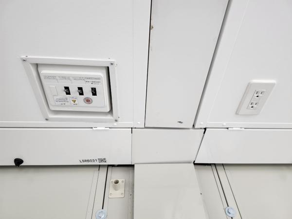埼玉県朝霞店/展示場の中古ユニットハウス・プレハブ・コンテナハウスCT-54J(7.86坪)の各設備の分電盤