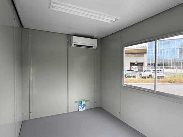 滋賀県栗東店/展示場の中古ユニットハウス・プレハブ・コンテナハウスCT-41J(2.83坪)の各設備の照明器具