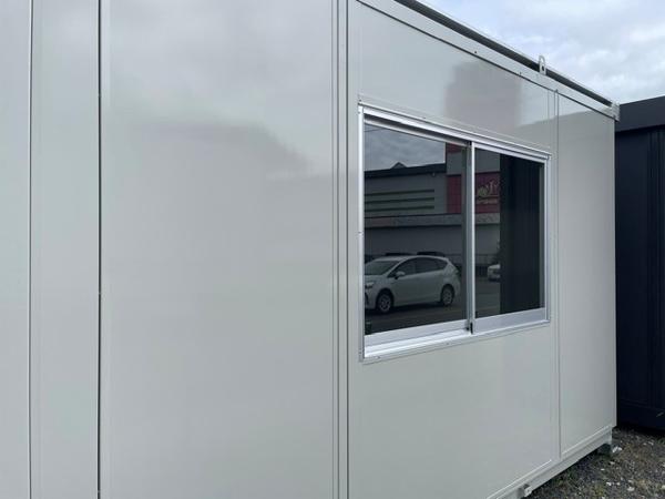 栃木県鹿沼店/展示場の中古ユニットハウス・プレハブ・コンテナハウスCT-41J(2.83坪)の本体の外観