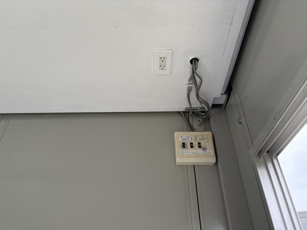 佐賀県佐賀出張所/展示場の中古ユニットハウス・プレハブ・コンテナハウスCT-32J(2.16坪)の各設備の分電盤