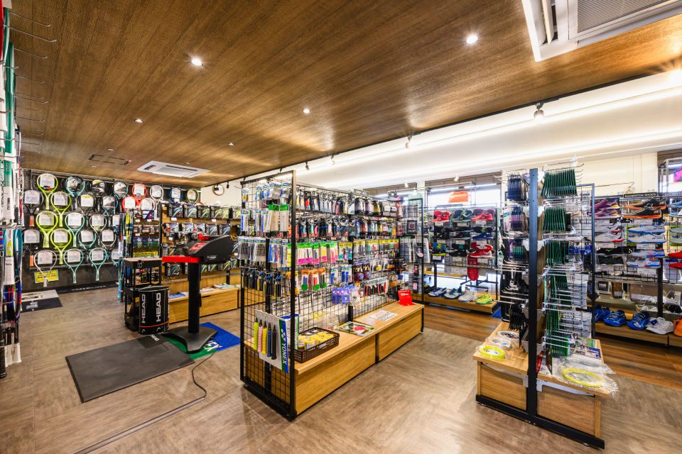 ユニットハウス・プレハブ・コンテナ 93MS1H 7連棟 平家建て スポーツ用品店 内観➀